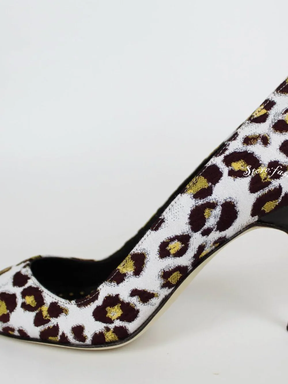 NEW Manolo Blahnik BB Leopard Print Pointed Toe Pumps Multi EU 36.5